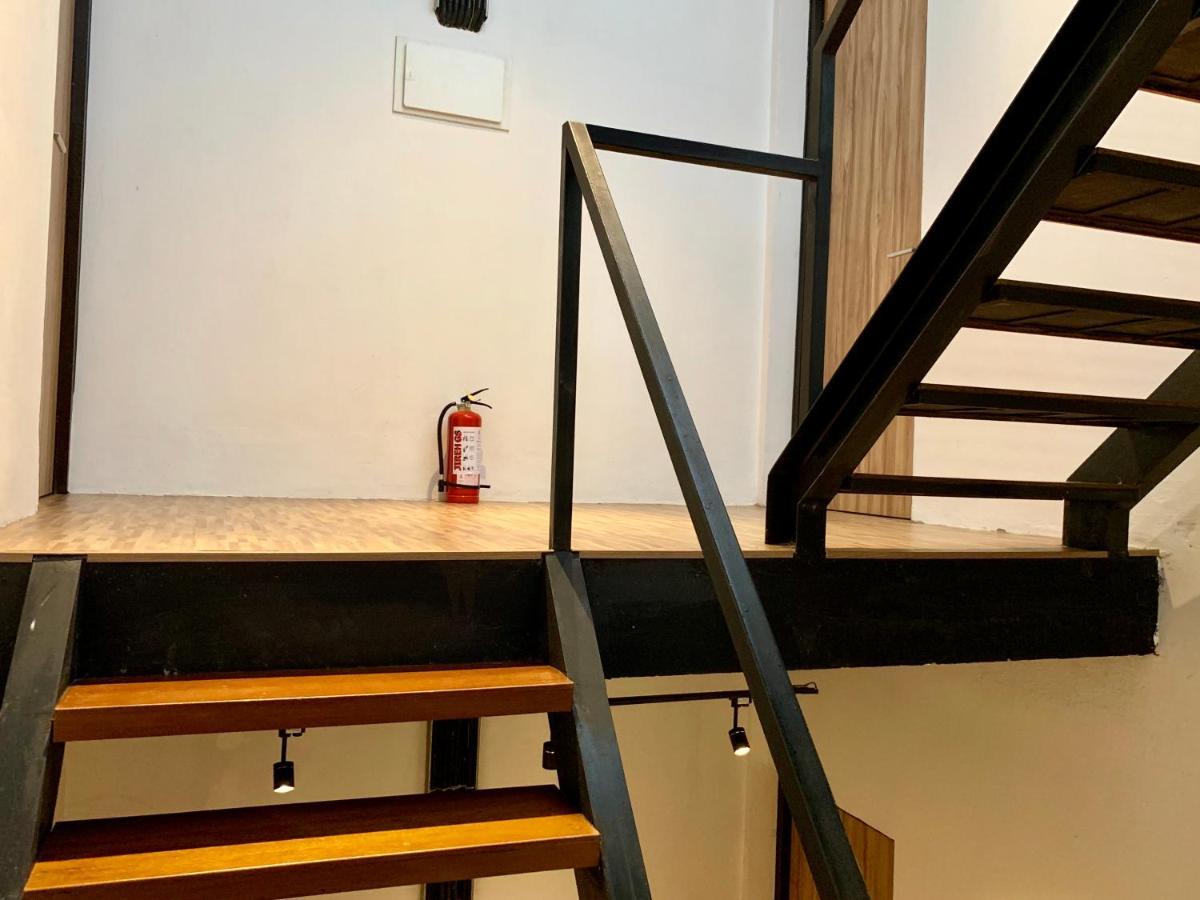 Stay Inn Hostel Giacarta Esterno foto